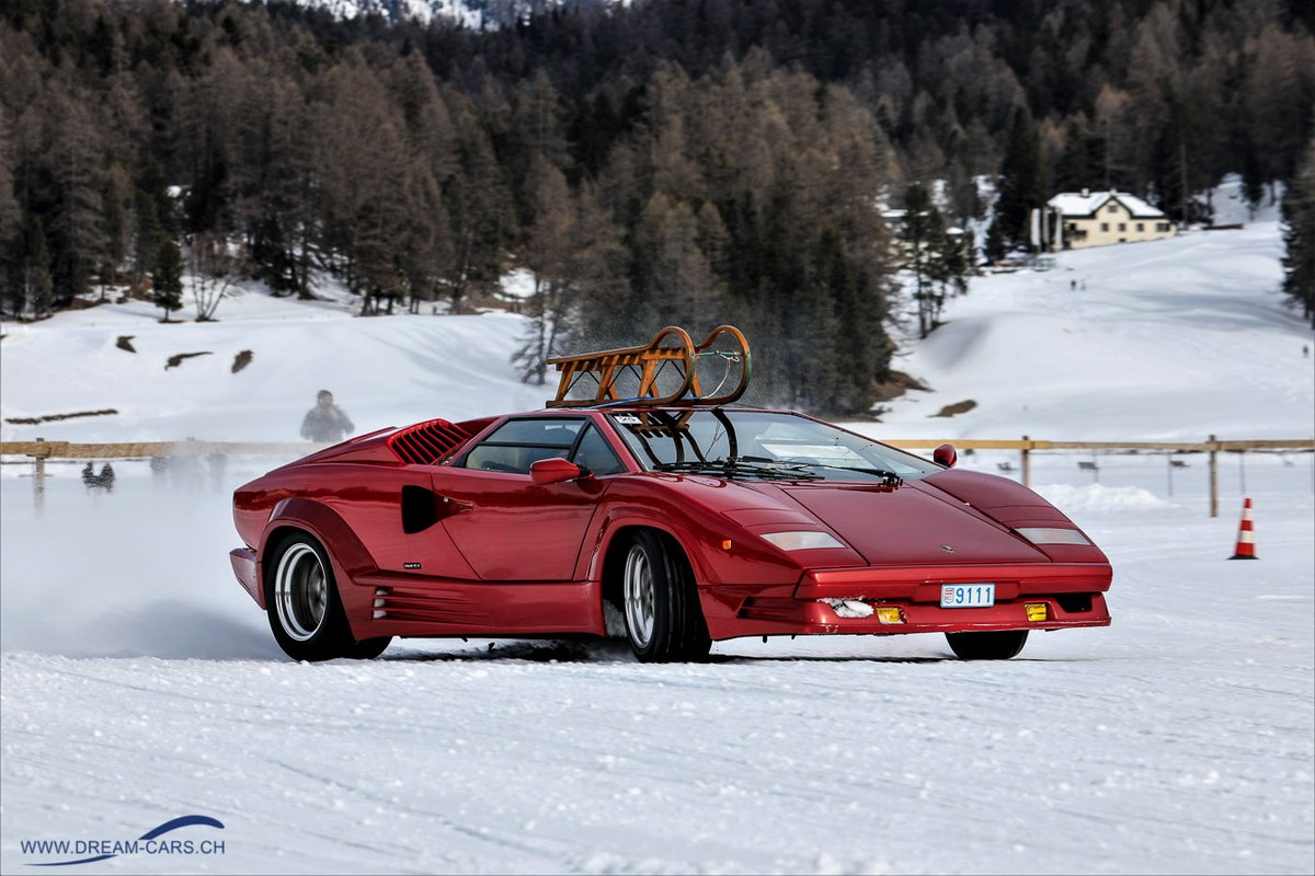 The ICE St. Moritz 2019. Lamborghini Countach on the track. #lamborghini #lamborghinicountach #stmoritz #wintertime #racing #fun