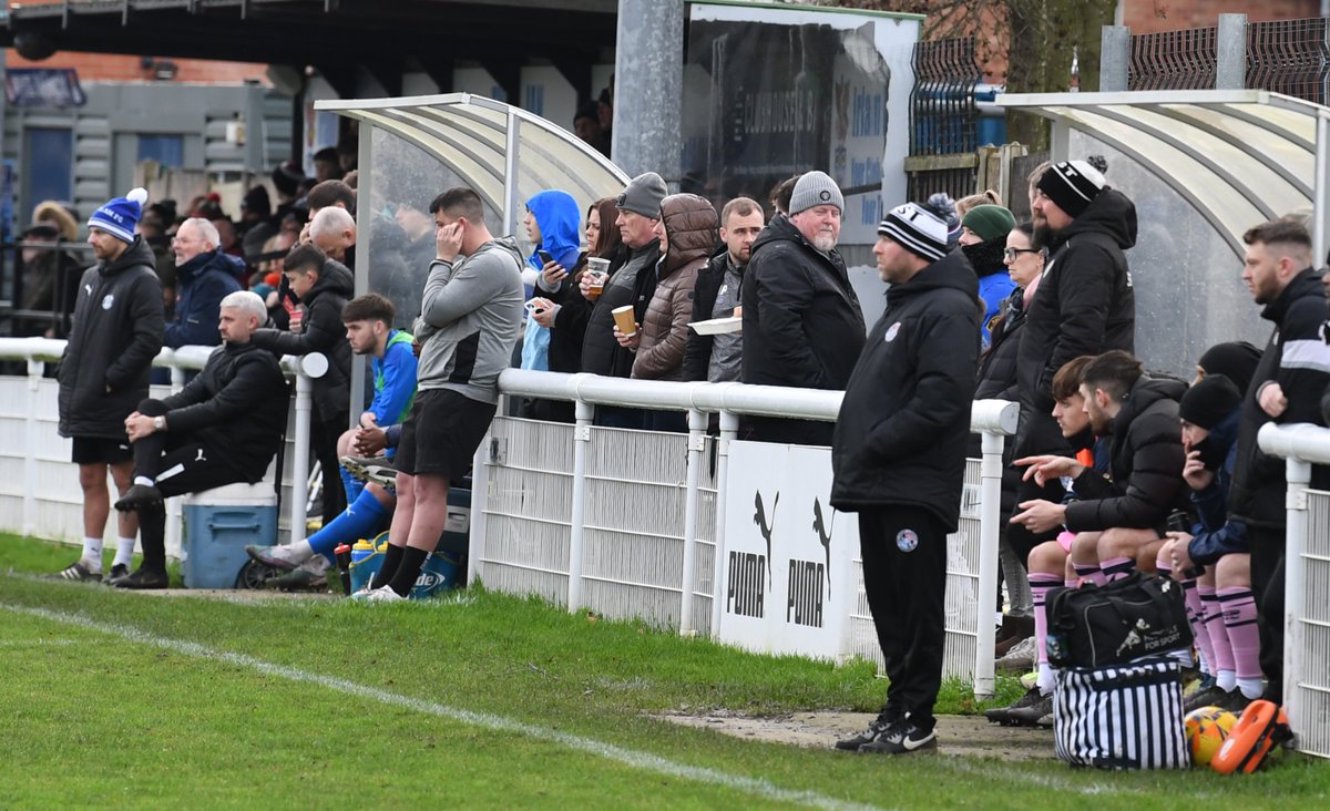 There was a decent crowd on to see Irlam take on West Didsbury and Chorlton, not sure where the pre match rain came from, didn't see that in the forecast.