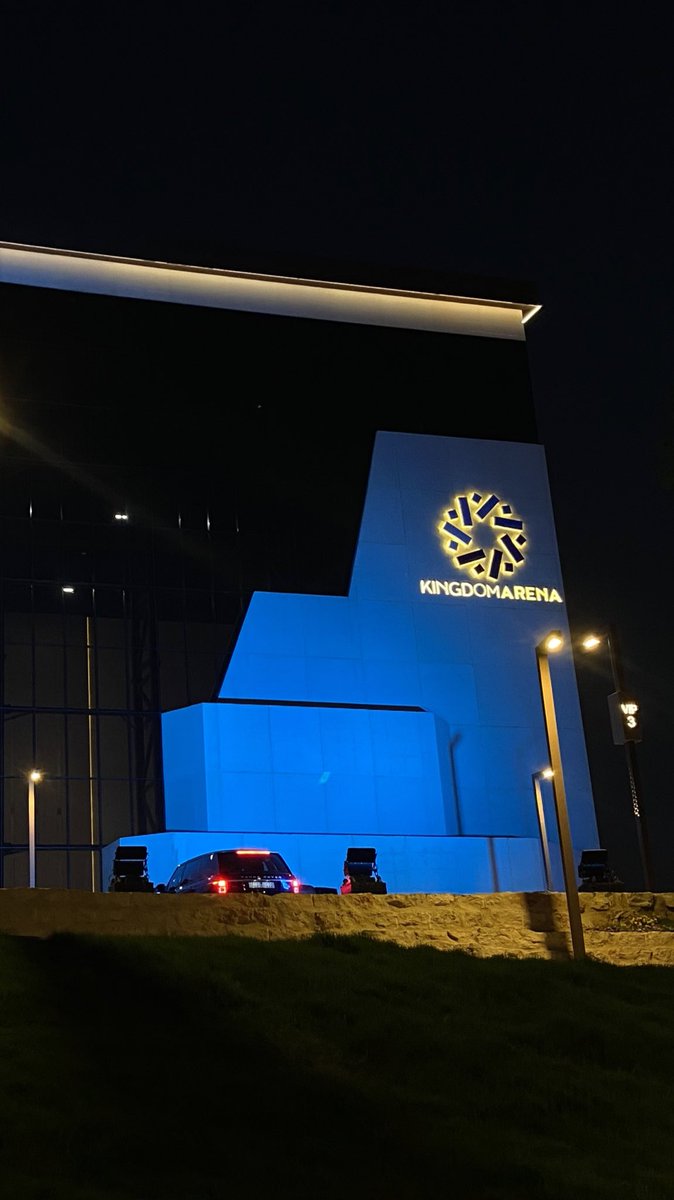 khiiled8's tweet photo. —
ليلة جميلة وممتعة ورائعة جدًا قضيتها
في نهائي كأس موسم الرياض للتنس..
مباراة أمتعتنا وأطربتنا كثير، خصوصاً عشاق الكرة الصفراء.
تنظيم وعمل خيالي من قِبل هيئة الترفية والرياضة على هذا البطولة..
شكرًا لكل القائمين عليها، أبهرتونا🙏🏻❤️
VAMOS ALCARAZ!🔥
#TennisCup | #RiyadhSeason https://t.co/3dATcwM26s