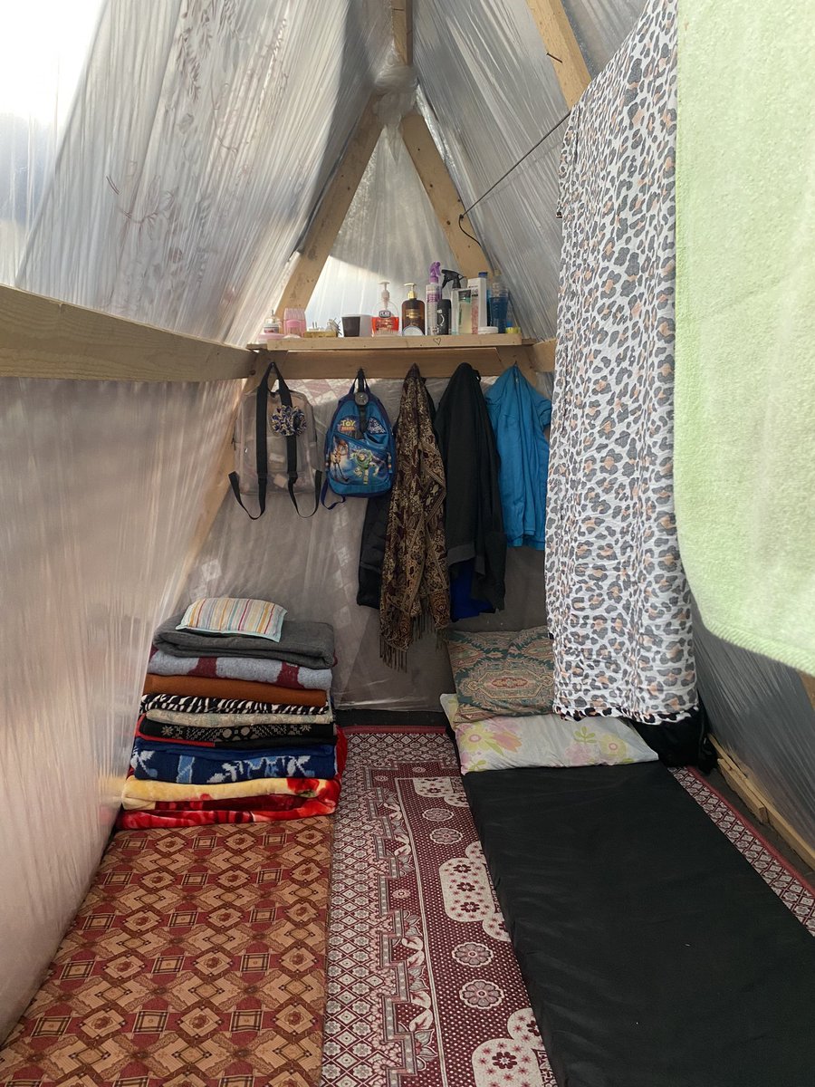 QudsNen's tweet photo. A displaced woman from Gaza writes: "Here in this tent, we spend our entire day — my three siblings, my mother, my aunt, and her little son. This is our home, our kitchen, the place where we welcome guests, and the sleeping area for my siblings late into the night. Life here is the worst; it's filled with injustice, oppression, hunger, and psychological pressure. I would trade my life for a meal just to return to a corner of my warm home, to sit atop its wreckage and what remains of it."
#GazaVoice