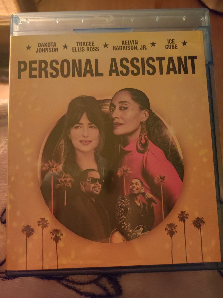 EvaSprock's tweet photo. Viendo #PersonalAssistant peli conseguida en el #BlackFriday2023 https://t.co/fDkc8saRXr