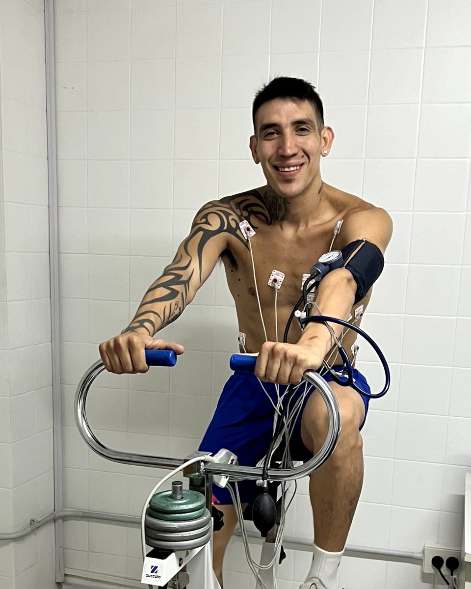 Velez's tweet photo. 💪🏻 Ricardo Centurión comenzó hoy con las evaluaciones médicas en el Departamento Médico Central de nuestro club. 

⚽ Este jueves empezará a trabajar en la Villa Olímpica. https://t.co/x6t33hcl7G