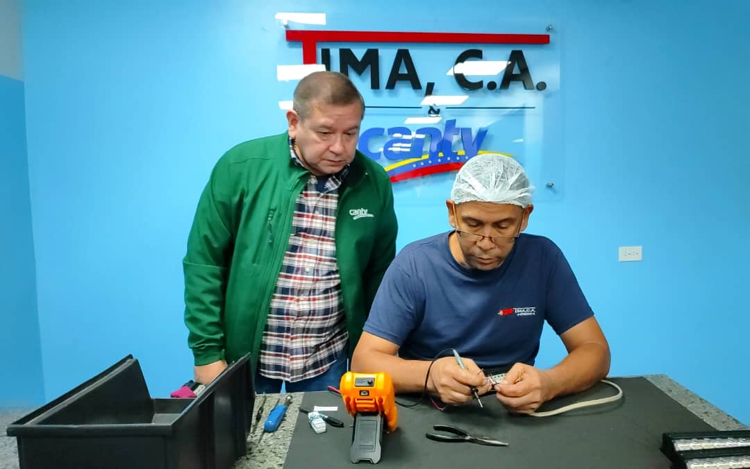 Mincyt_VE's tweet photo. #Entérate | Alianzas estratégicas de Cantv avanzan para sustituir importaciones de fibra óptica

Más información ➡️ https://t.co/LMRNjVwtGU

#UniónFamiliarEnNavidad https://t.co/qhDJJTcDea