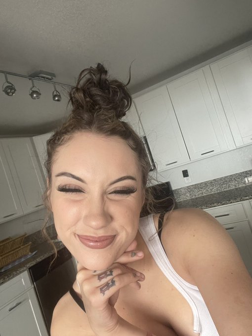 going live w @Bang_Twts in 10 minutes on Tik Tok !!!! Follow @bangbehindthescenes &amp; cum TALK TO MEEEEEE<a class="tags" href="/tag/bang_twts">@bang_twts</a>