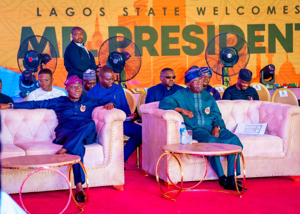jidesanwoolu's tweet photo. Today, alongside my deputy, cabinet members, National Assembly members from Lagos, House of Assembly members, and chairmen of Local Government Areas, we received His Excellency, President Bola Ahmed Tinubu at Lagos House, Marina. 

I assured President Tinubu that his vision for Lagos’ development remains on track, using the Lagos Metropolitan Area Transport Authority as a reference point. 

LAMATA was created by his  administration when he was governor and it has been the leading agency changing the city’s landscape through implementation of the development master plan conceived decades back. 

It was also heartwarming to receive the president’s acknowledgment of our administration’s result-oriented approach to turn Lagos around, while creating opportunities out of challenges.