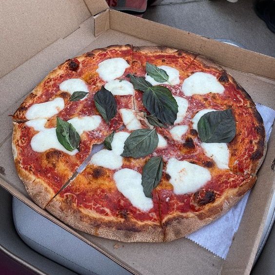 johnmillisa's tweet image. Pizza is my love language. Sweet lunch today 🍕❤️#lunchfood #goodfood #foodtime #pizza #foodlover