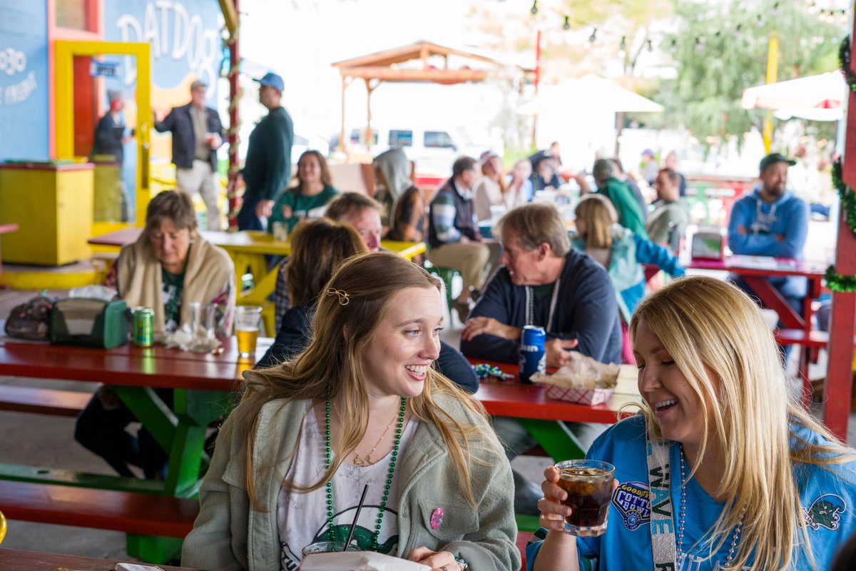 tulanealumni's tweet photo. Watch Party Delight πππ
Major shoutout to all of our Tulanians supporting @GreenWaveFB at the @MilitaryBowl. And, much love to both @DatDogUS and @BrunosTavern for providing a home base for our Greenies in the 504!
Let us know where youβre watching.
#BowlWave | #RollWaveπ https://t.co/iWcf4QHPTf