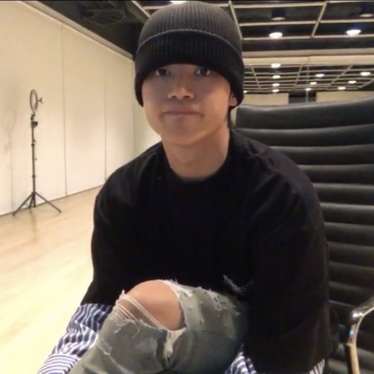 jhangelic's tweet photo. my favourite wooyoung pics: a long and unnecessary thread https://t.co/Ye97OA3O5e