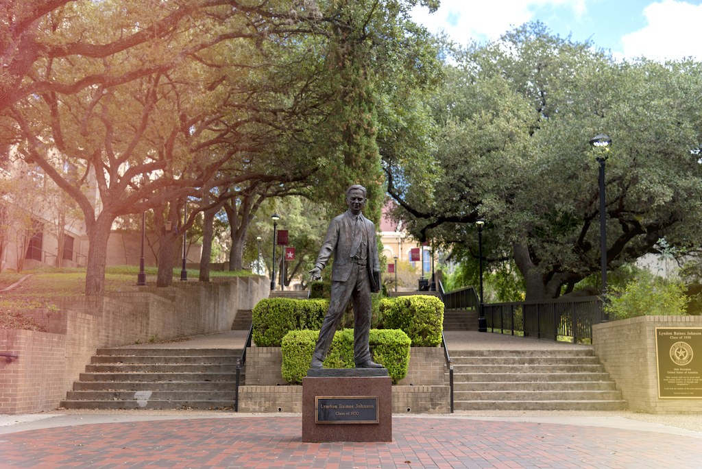 #TXST28 Bobcats, you will be part of history this year. #TXST is hosting a 2024 presidential debate, the first EVER in Texas. 

We are so proud of our university and everything that’s to come! debate.txst.edu