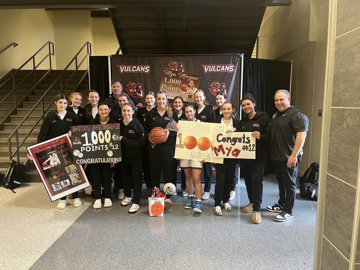 GCC_GBB's tweet photo. Great team win today. Congrats to our girls. Congrats Mya on scoring your 1000th point.  GCC Proud!#gccgirlshoop! https://t.co/4LG3OxR64L