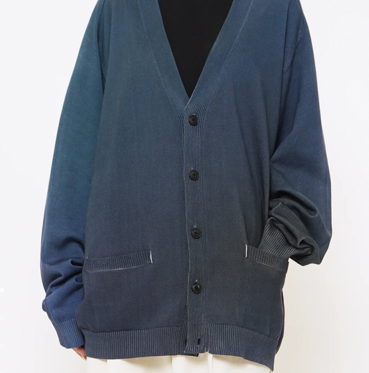 tedaiyanb's tweet photo. Like this Color Cardigan 🤔 … ✨✨🤔
#light_blue #blue #grey https://t.co/mCgpyT1a56
