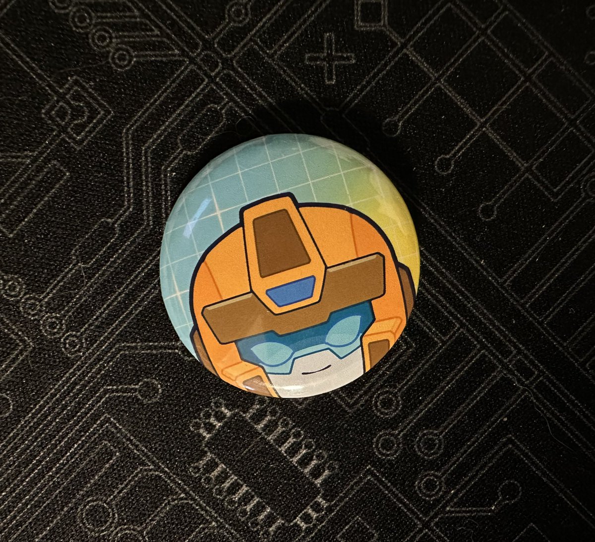 technoblade's tweet photo. My girl looks so cute in button form, I’m so happy. ;w; ❤️ Huge thanks to @dazzledictator !! https://t.co/Z282rJuD8n
