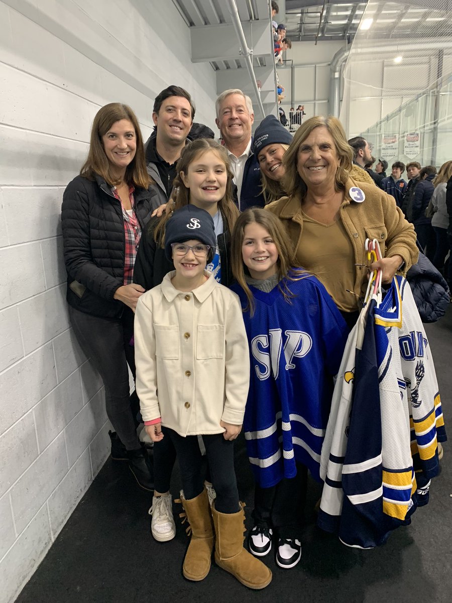 The Frates family — including Pete’s 9-year-old daughter Lucy (in royal blue No. 3 SJP jersey) are here for the @PeteFrates3 Winter Classic