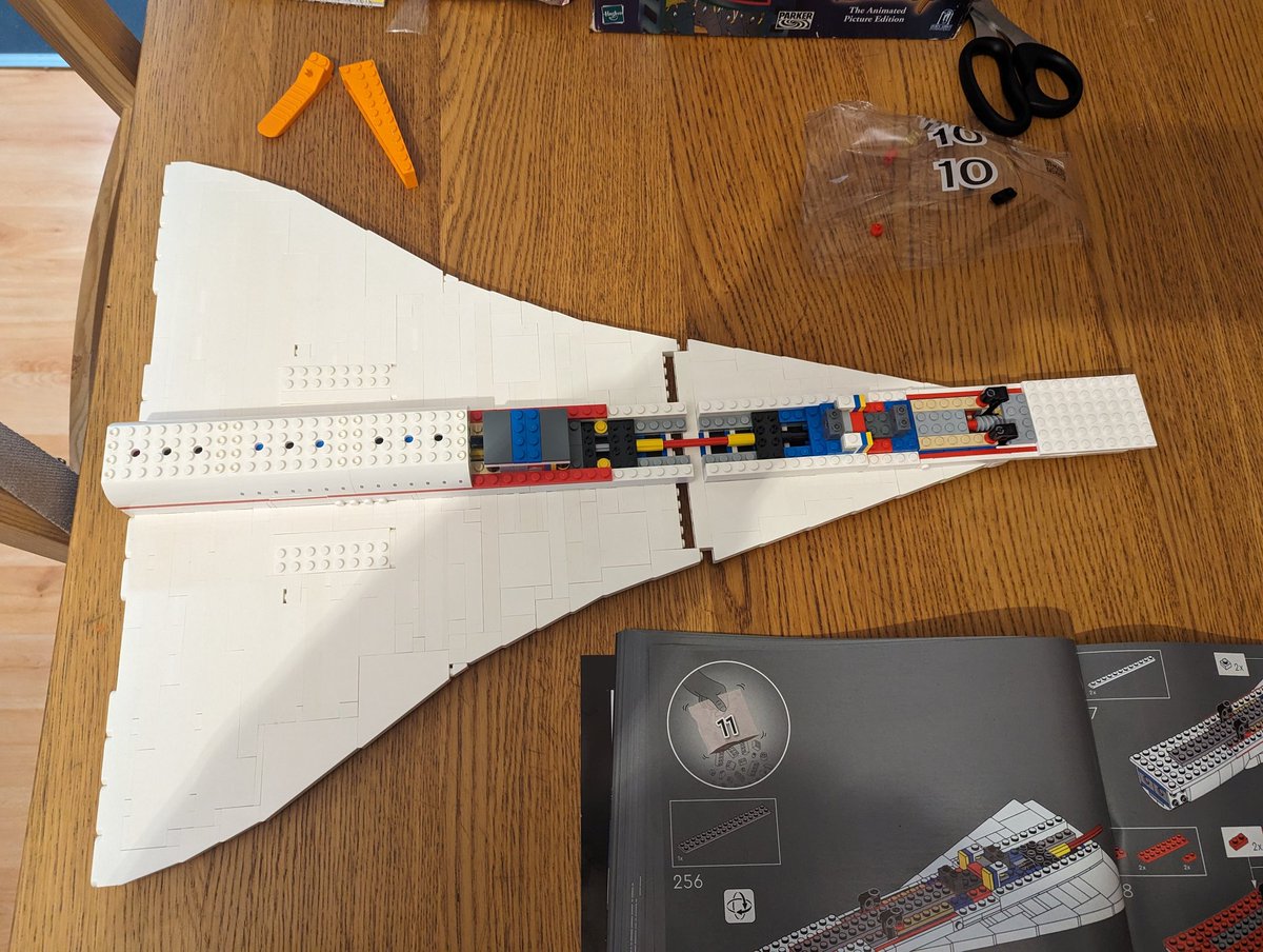 Budtheweiser's tweet photo. @LEGO_Group Halfway through
#Legoconcorde https://t.co/vqjcHpPzFD