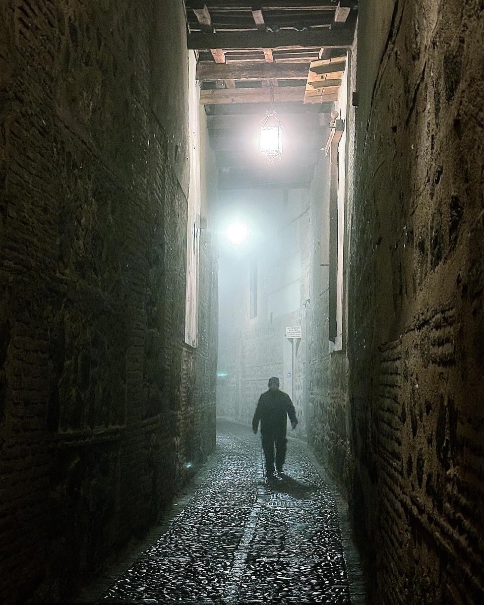 leytol's tweet photo. Toledo en la #niebla es puro misterio. https://t.co/x8BtnrVcKW