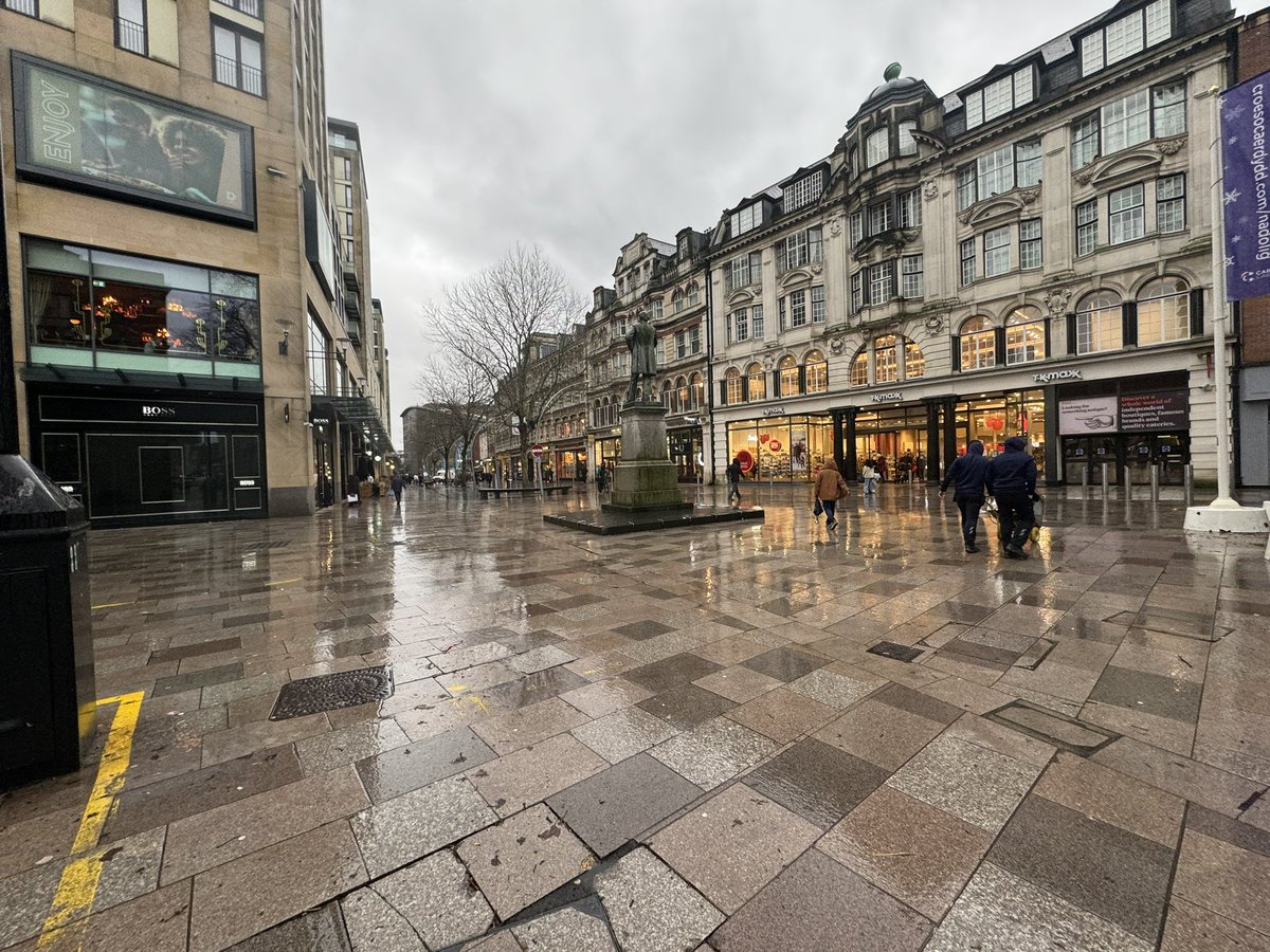 StealthyBeats's tweet photo. Cardiff in the rain 🏴󠁧󠁢󠁷󠁬󠁳󠁿🌧️ https://t.co/RN2EKmyVpP