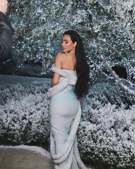 Watch Kim Kardashian's leaked NSFW photo on TwXstars