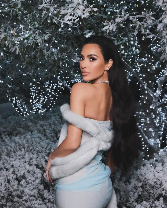 Watch Kim Kardashian's leaked NSFW photo on TwXstars