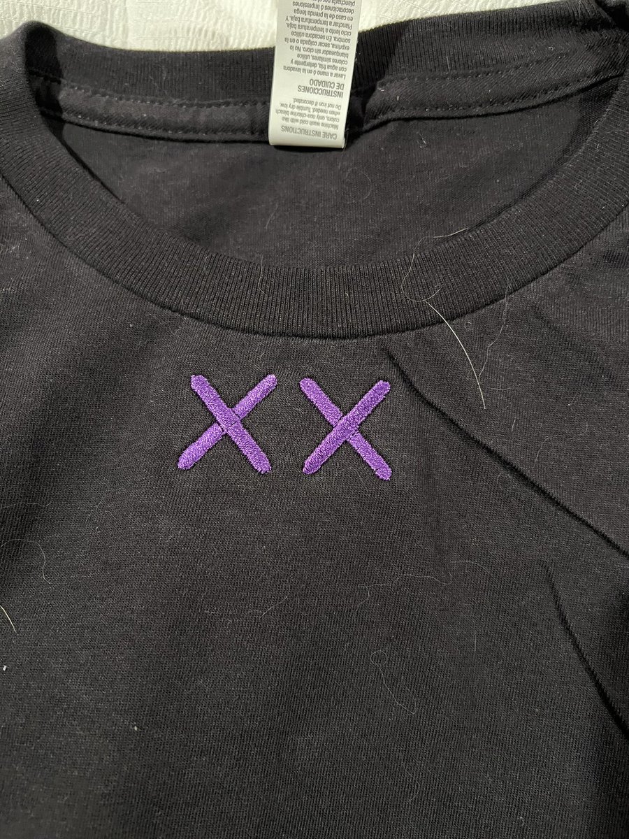 thecatofasses's tweet photo. Got more valo addicts swag, mystery sweatshirt is dope and came with a free tee 🥹 https://t.co/RKlBJwVsEa