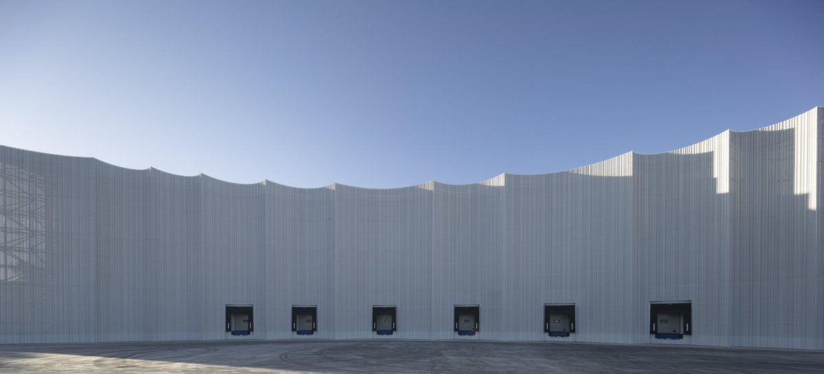 Arqenblanco's tweet photo. Nuevo Centro Logístico Mayoral - System Arquitectura 
Imagen: Fernando Alda 
________________________________
#mayoral #systemarquitectura #fernandoalda #malaga #españa #arquitecturaespaña #arquitecturaespañola #arquitecturaenblanco #arquitectura #proyecto #architecture https://t.co/IGsJ57p82d