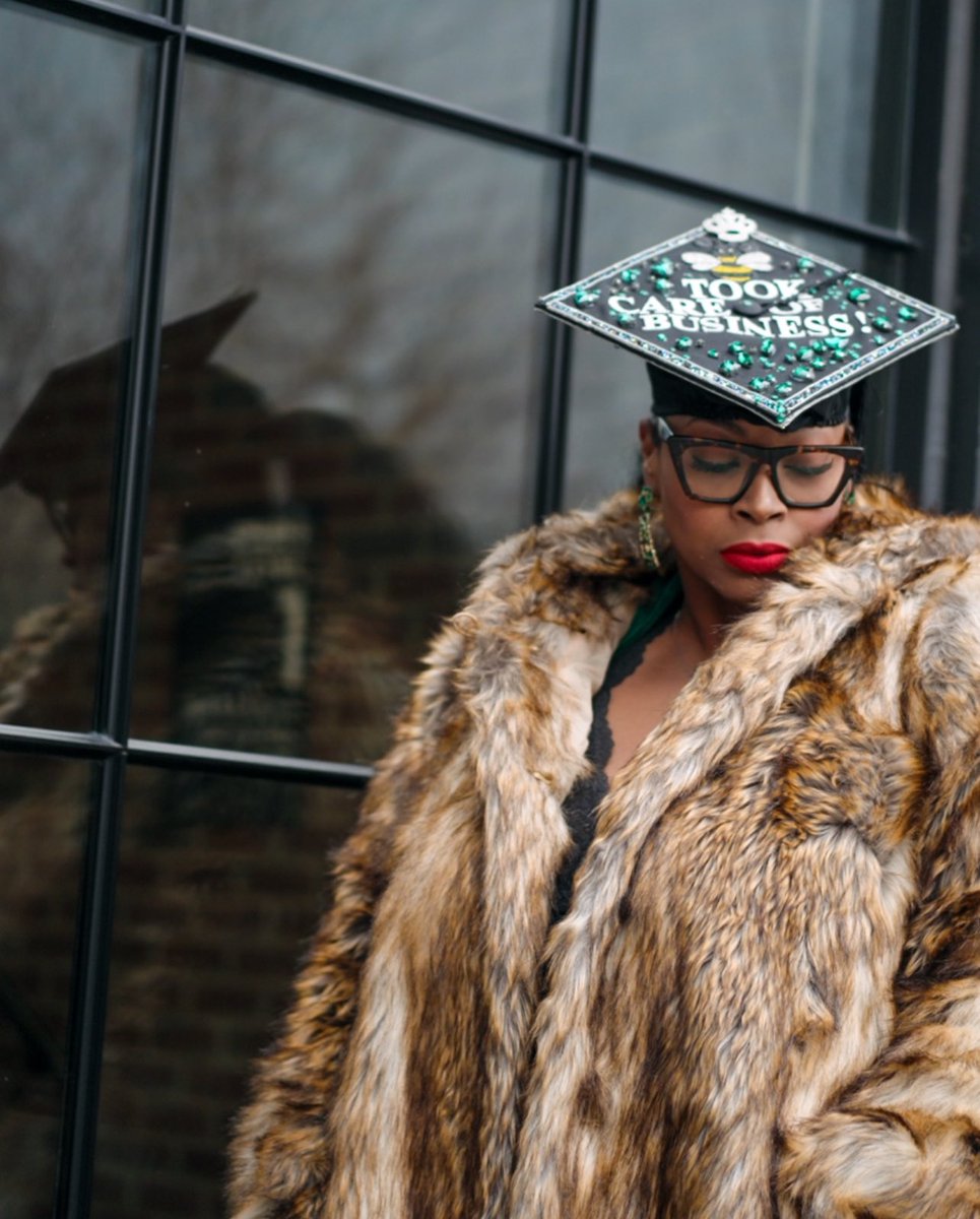 flawlessiamthe1's tweet image. Earned my MBA at 40!!! #itsnevertolate #tookcareofbusiness