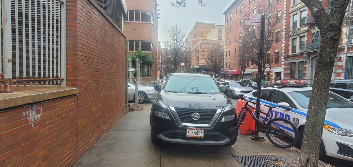 batatinha2's tweet photo. @altaylor4nyc this is still facing disabled residents on 148th street between frederick douglas and ACP. While PSA has been told numerous times that blocking the sidewalk is dangerous for disabled residents they still don't seem to care https://t.co/QyvlmcHuXF