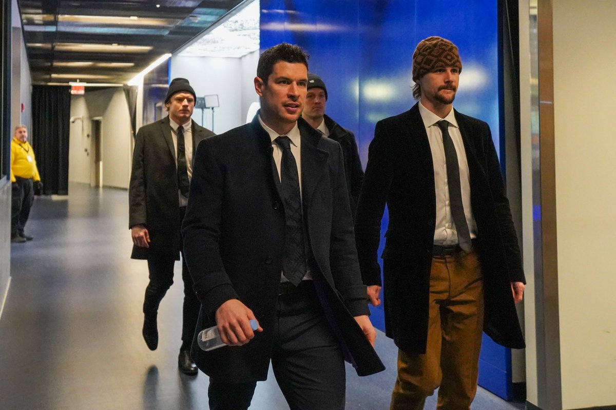 Pregame fit check 👔