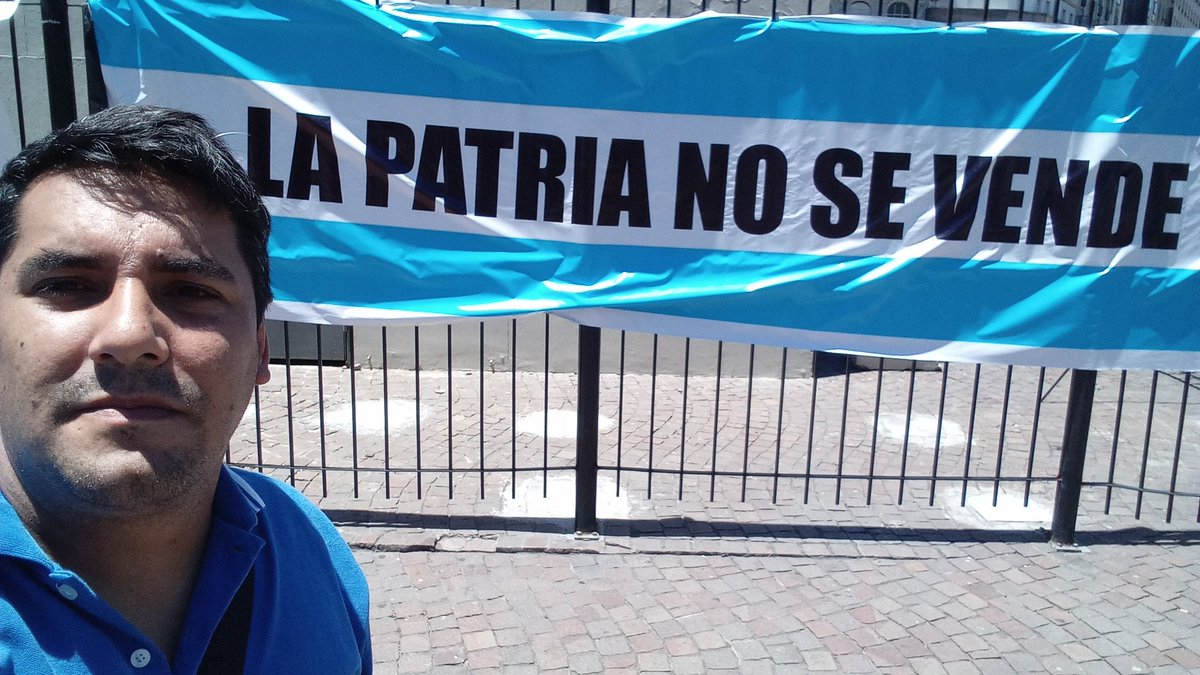 TejeraLeandro's tweet photo. Por nuestras Convicciones Politicas, por nuestras Convicciones Laborales, por la defensa de nuestros Compañeros trabajadores que representamos , por nuestra Patria ✌🏽
Nosotros somos trabajadores , NO LA CASTA.

@OscarTedescoSEC @m_migliore @CarlosPerezSEC @ADFolgar https://t.co/HcsbVfCObW