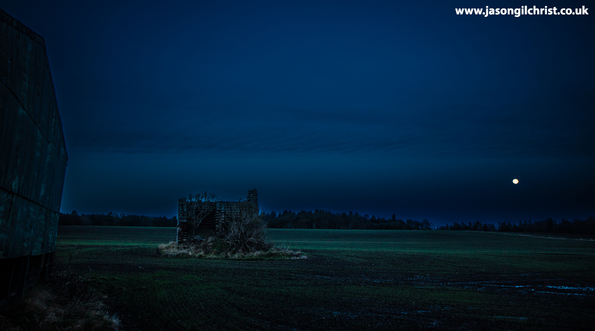 jgilchrist13's tweet image. Full moon/cold moon moonrise 👉, with Humbie dovecot &amp;amp; farm building, boxing day, Kirkliston, nr. Edinburgh, Scotland. #dovecot #moonrise #moon #FullMoon #ColdMoon #TheMoon #MoonPhotography #Kirkliston #Edinburgh #Scotland #landscape #StormHour #ThePhotoHour #ScotlandIsNow