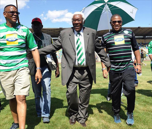 Rushsportson2's tweet photo. Swallows chairman David Mogashoa becomes the 3rd person to defy his boss Panyaza Lesufi after being used as the face or front

Mike Nkuna used Pat Malabela as the chairman of Dynamos

Ace Magashule used Max Tshabalala as the chairman of Bloemfontein Celtic &amp; sold it to Royal AM https://t.co/pbmrlura7D