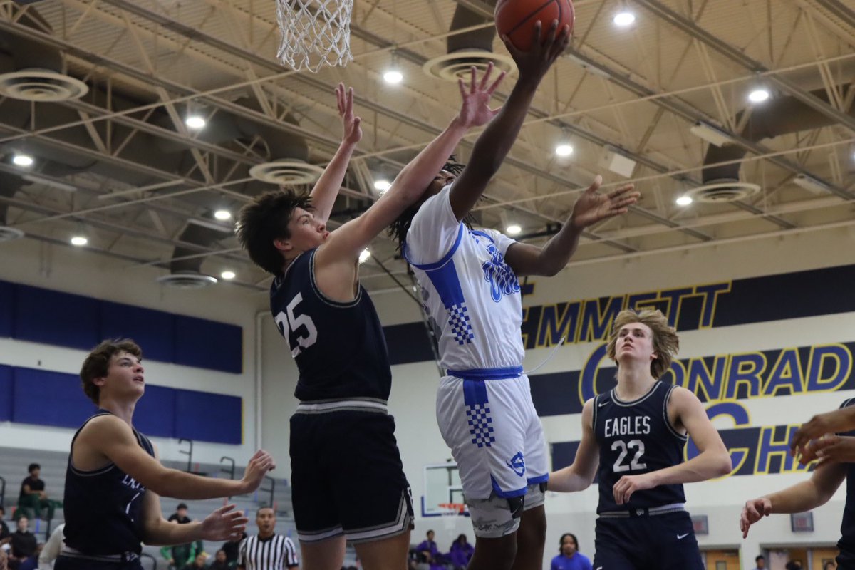 dallasathletics's tweet photo. Seagoville taking on the Episcopal School of Dallas in the fourth game of the day at Conrad High School. #DallasHolidayHoops @GoBigBlueAth @dallasschools https://t.co/PP7ToYNJgX