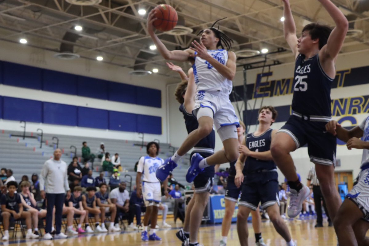 dallasathletics's tweet photo. Seagoville taking on the Episcopal School of Dallas in the fourth game of the day at Conrad High School. #DallasHolidayHoops @GoBigBlueAth @dallasschools https://t.co/PP7ToYNJgX