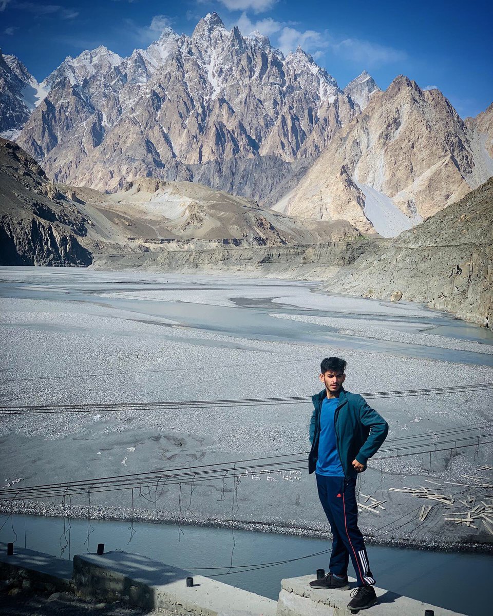 Muhammadosmannn's tweet photo. “Hike more, worry less.” https://t.co/IsfkDzV48V