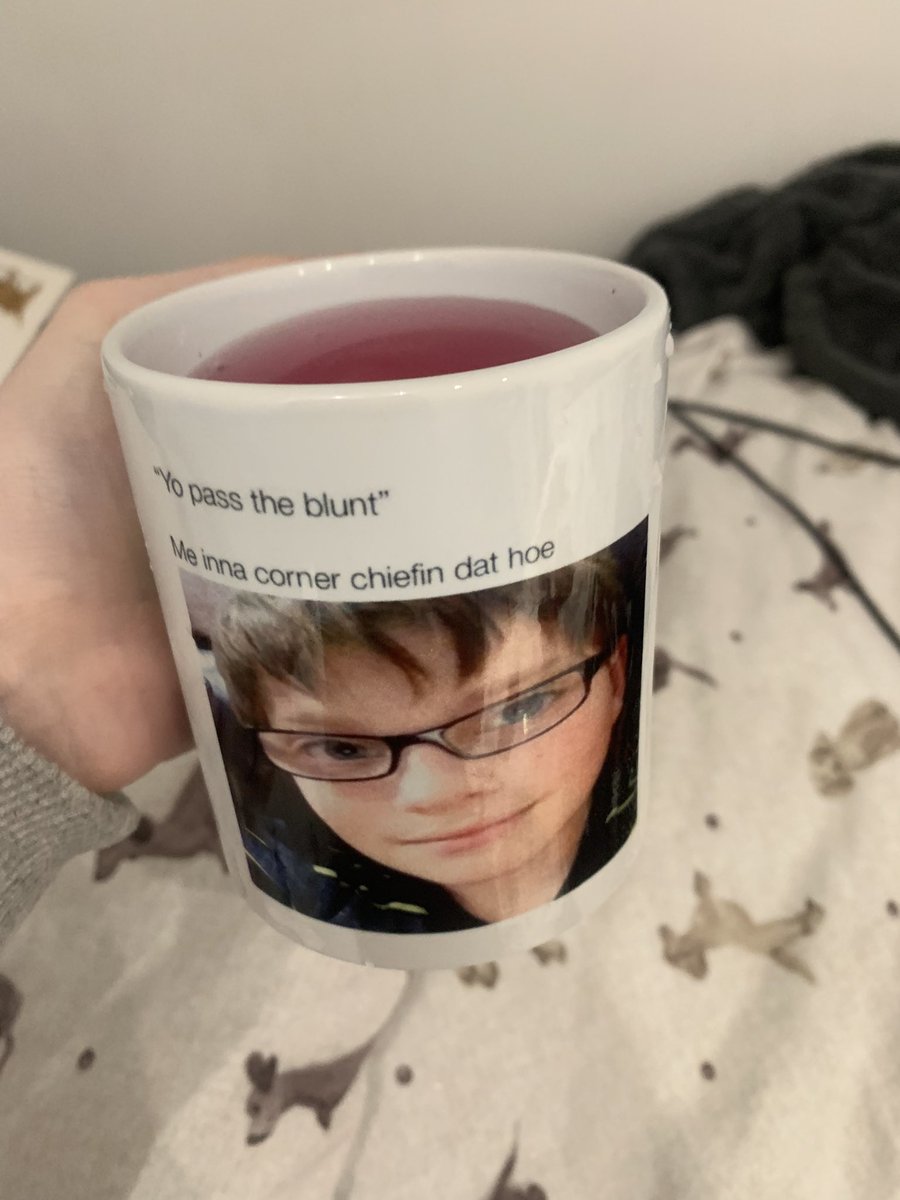 avarars's tweet photo. @Grunkkkk ATLEAST ive got a Good ol mug to sip my lean out of https://t.co/0pAWvG0T1X