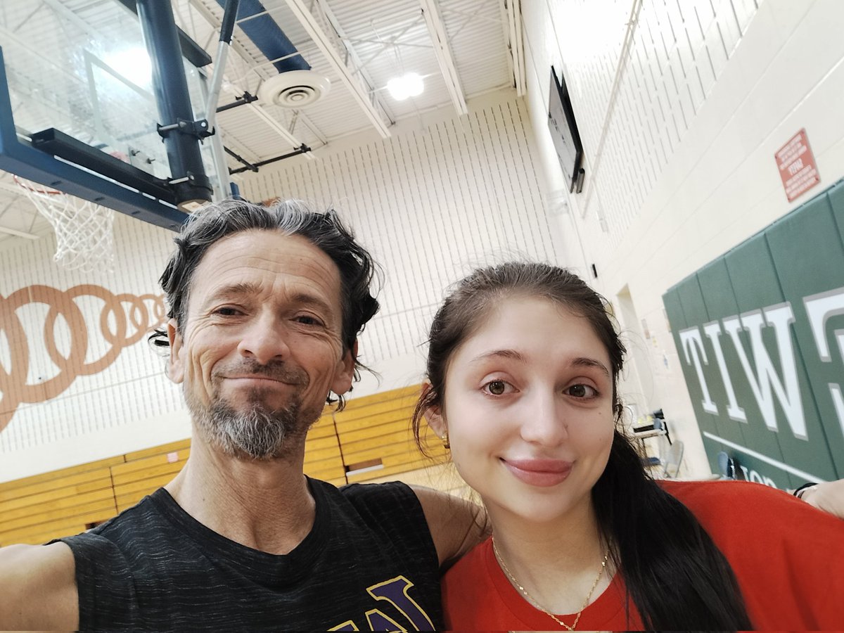 dkraft00's tweet photo. Yesterday was the last ever bball workout together & it was tough. Since 6 yrs old we've been working out but now that book has been written. Very hard for me. Unknown # of rebounding shots for u, drills, laughs, & some arguing. Thank u lex. 🏀❤️
@lexi_kraft5 #SC4L #FinishStrong https://t.co/V1ttKWx4TK