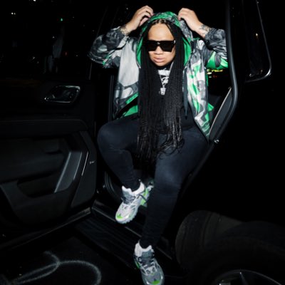 Shyntae's tweet photo. #NewProfilePic https://t.co/vHXSI9YiIS