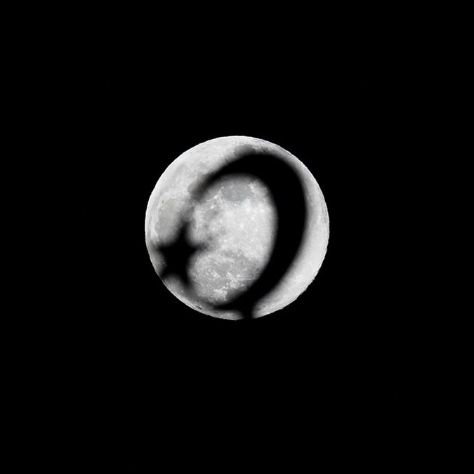 Hatay'da yılın son dolunayı görüntülendi.