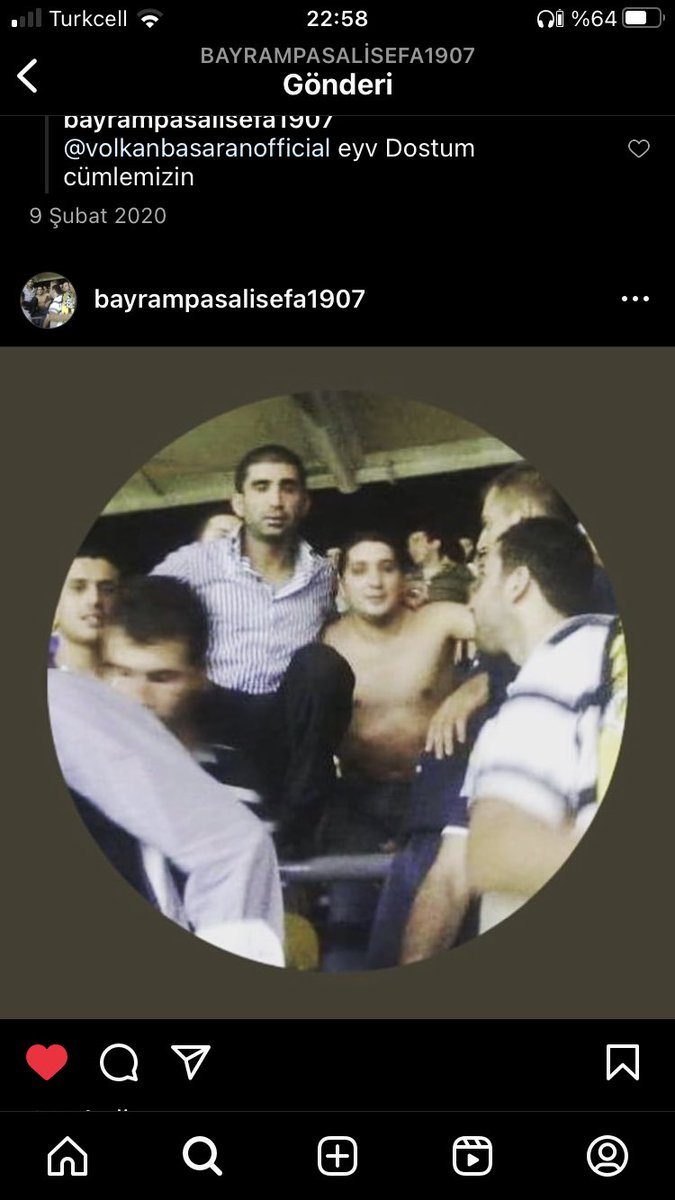 Bu foto çıktı karşıma yıllar sonra arkası dönük reise bakan ben olabilirim