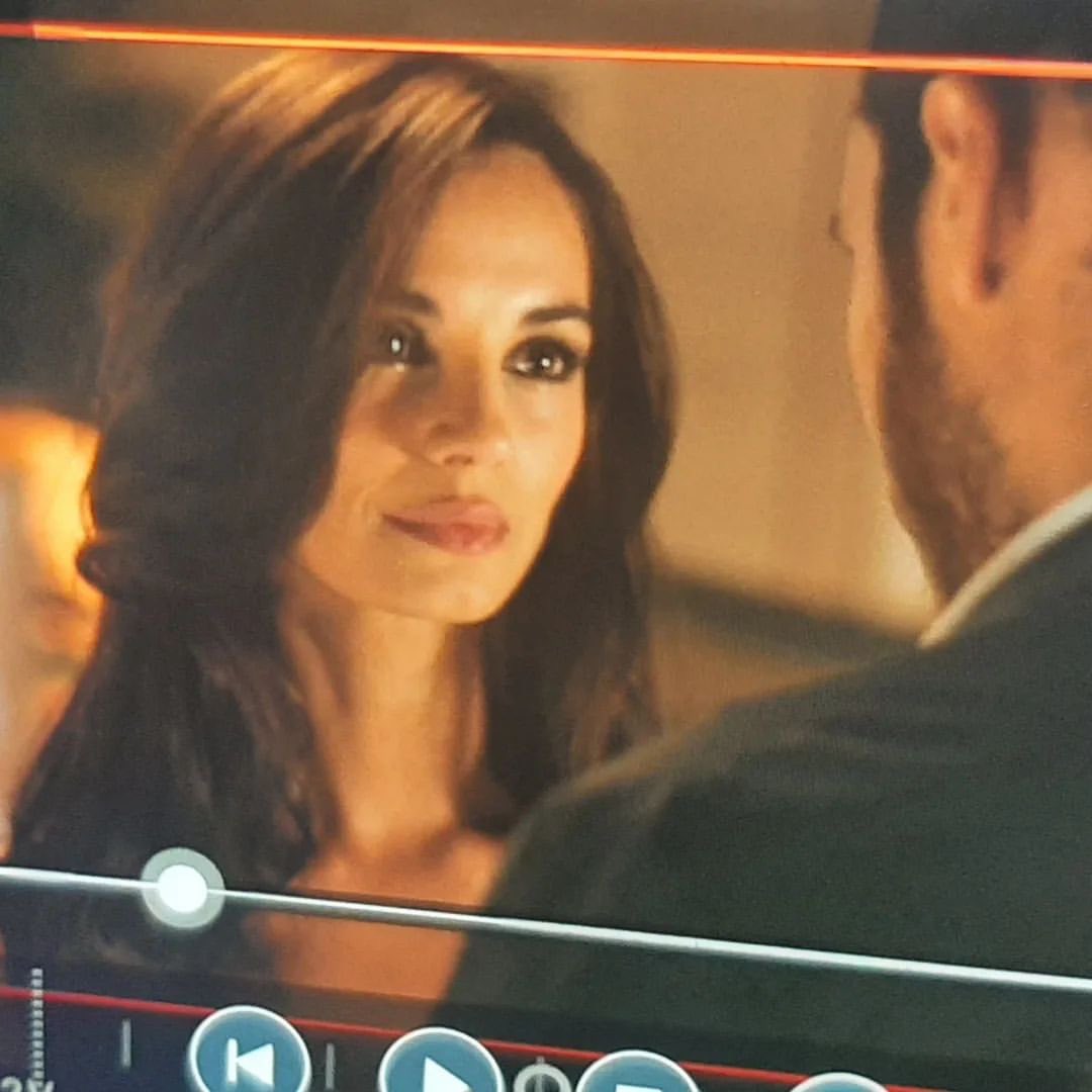 YamanManiaPl's tweet photo. 📸| @/negri_antonella ig
#graziedicuore❤️#FrancescaChillemi
#sensualità #violacomeilmare2 #makeupnatural #makeupinstagram #makeupartist #luxevide #CanYaman https://t.co/dhg9jPLmlj