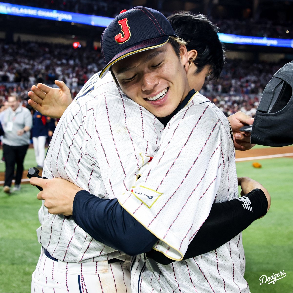 Dodgers's tweet photo. Yoshinobu and Shohei, together again. https://t.co/Ch0jDsgjA2