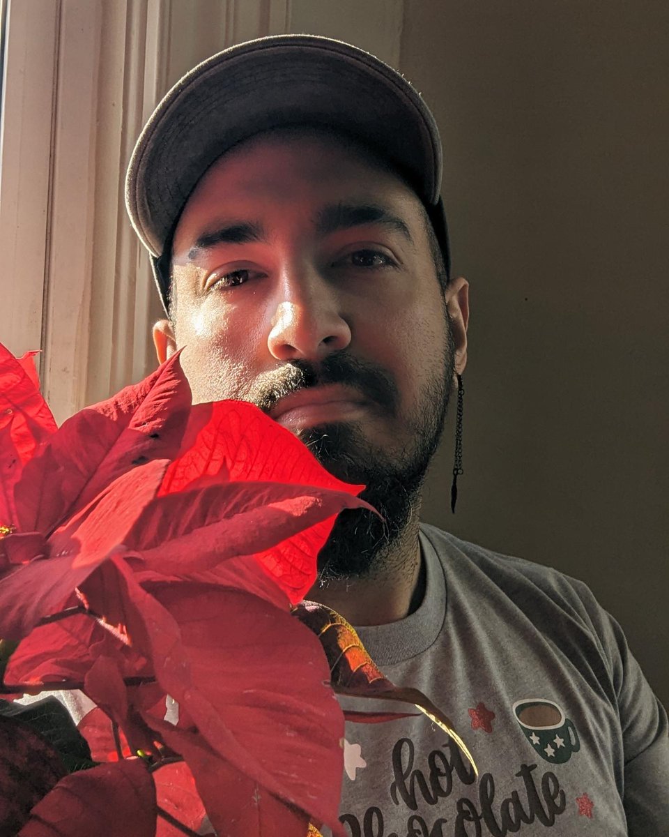 ElhoimLeafar's tweet photo. 🌺😘❤️ Really don't have time x hating strangers. Sending love to everyone, especially the haters, they don't have any 😘🌹❤️
#loveyourself #sendinglove #spreadlove #bealover https://t.co/CwPlGkZmvZ
