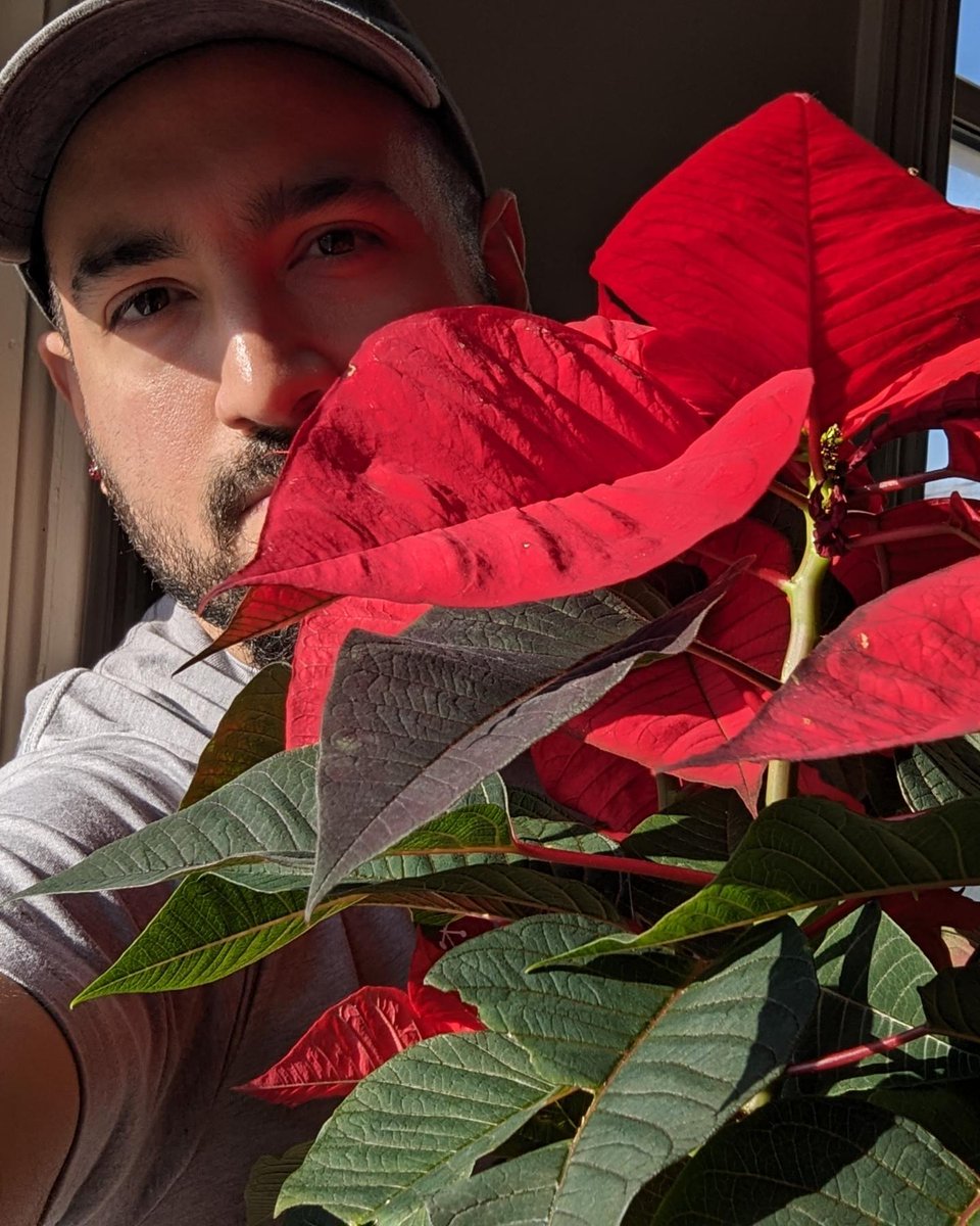 ElhoimLeafar's tweet photo. 🌺😘❤️ Really don't have time x hating strangers. Sending love to everyone, especially the haters, they don't have any 😘🌹❤️
#loveyourself #sendinglove #spreadlove #bealover https://t.co/CwPlGkZmvZ
