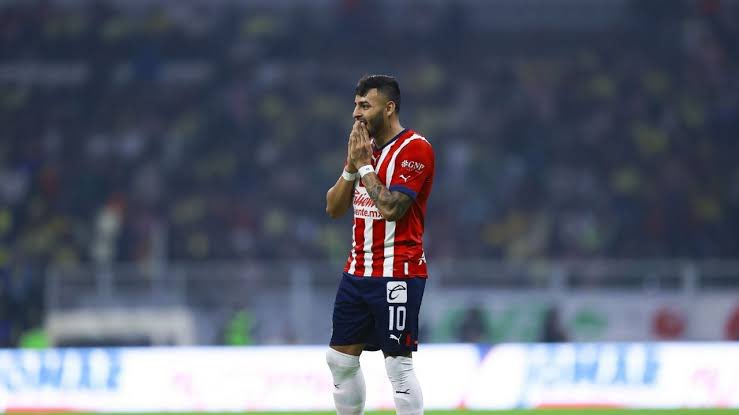 Quiero agradecer a <a href="/Chivas/">CHIVAS</a> y a <a href="/Amauryvz/">Amaury Vergara Z.</a> por darme la oportunidad de estar en una institución grande como es Chivas, las cosas no salieron como se esperaban y toca enfrentar nuevos desafíos, agradecer a la afición por todo el apoyo que me dieron.

GRACIAS CHIVAS ⚪🔴
