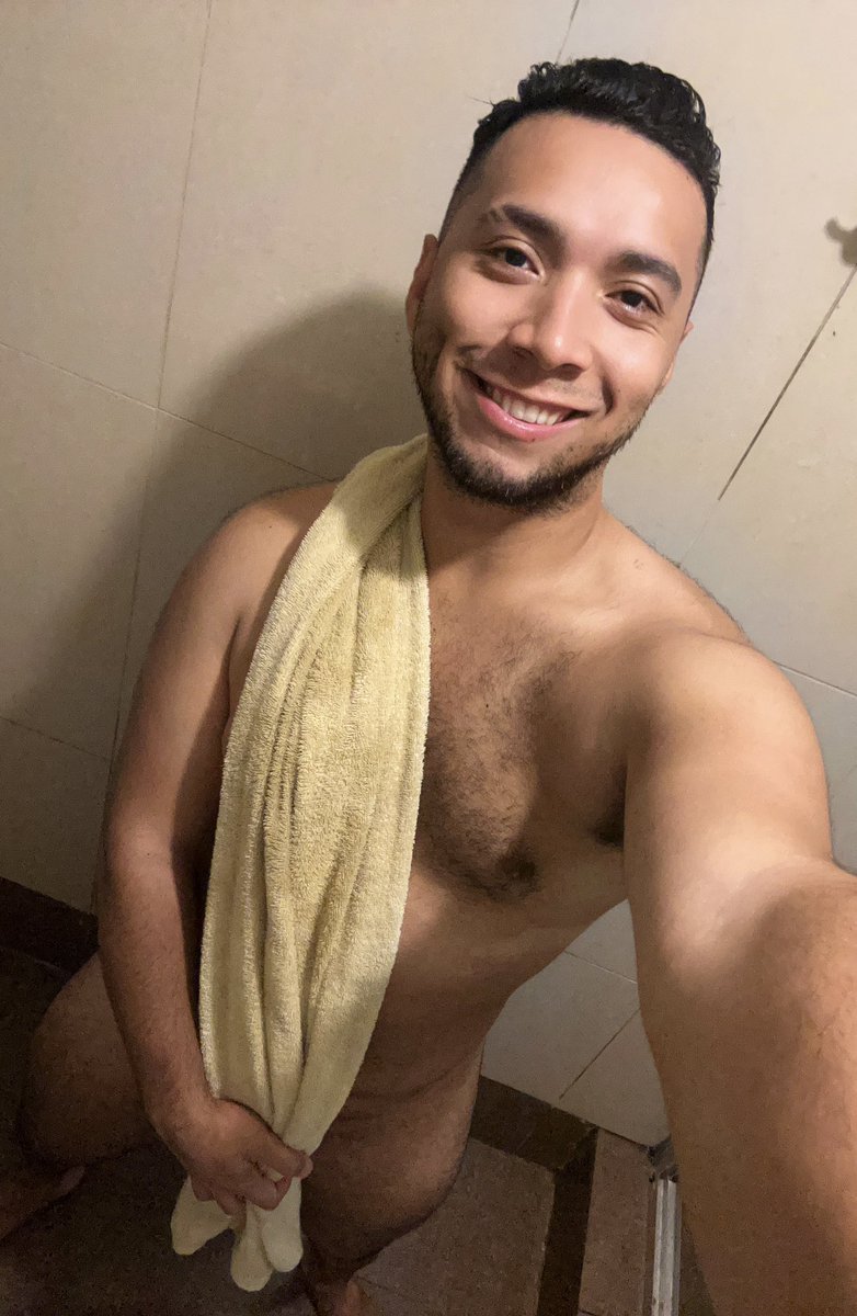 keylore22's tweet image. Shower Time 🛁😋👌🏽🫢
