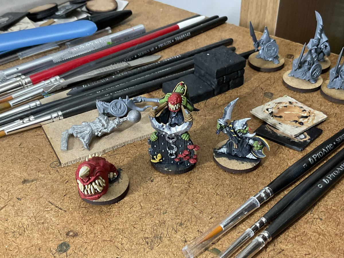 wargamesodyssey's tweet photo. Just bases to do on my Goblin Warlord, mini squig thrower team and a much bigger nastier squig #AdvancedHeroquest https://t.co/IrdThRCYkQ