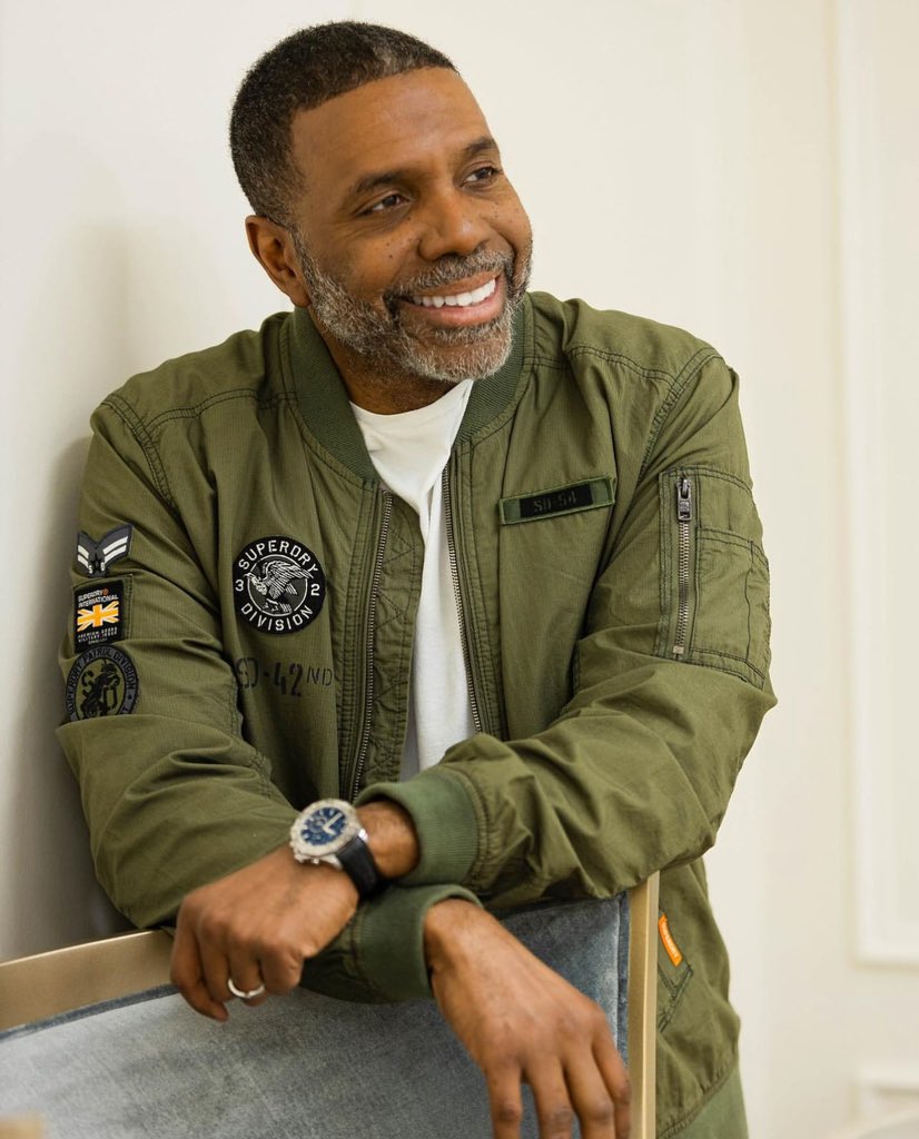 Creflo_Dollar's tweet photo. As the new year approaches, take the time to celebrate all that God has brought you through this year. Being in a state of gratitude will propel you more than you know! What’s something you have been thankful for this year? https://t.co/qOdeCUQH2p