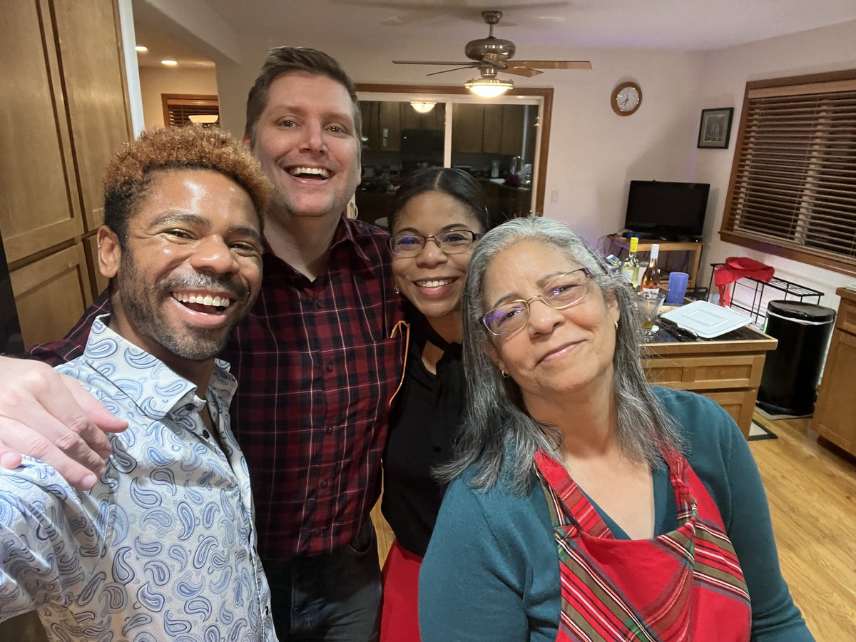 The Anderson family popping in to say hiiiiiiii and we love all of you!!💖 Like Thanksgiving, this holiday season can be especially hard for racially minoritized/LGBTQ+ people. Know that we are you family and eternally here with each of you. All the hugs!!💖🦸🏽‍♂️🏳️‍⚧️🏳️‍🌈🔥🦄🥰✊🏽✨🌙