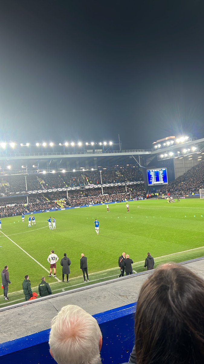 Goodison 💙💙👏