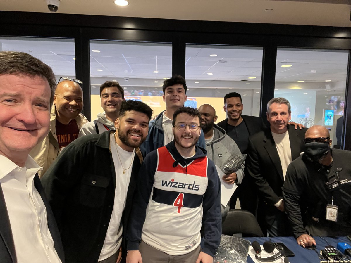 davejsports's tweet photo. Fun @MichelobULTRA @WashWizards Postgame LIVE from @guysdckitchen IN @CaesarsSports with GREAT fans @pshepp7 @mattheew15 @izaeuuh_baeless Daniel Holmes and @glennconsor @mr_wrightsr 
@team980
#RadioParty #ForTheDistrict https://t.co/ur4NspyzGx