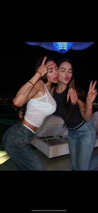 💋 https://t.co/EJMHPV46gS